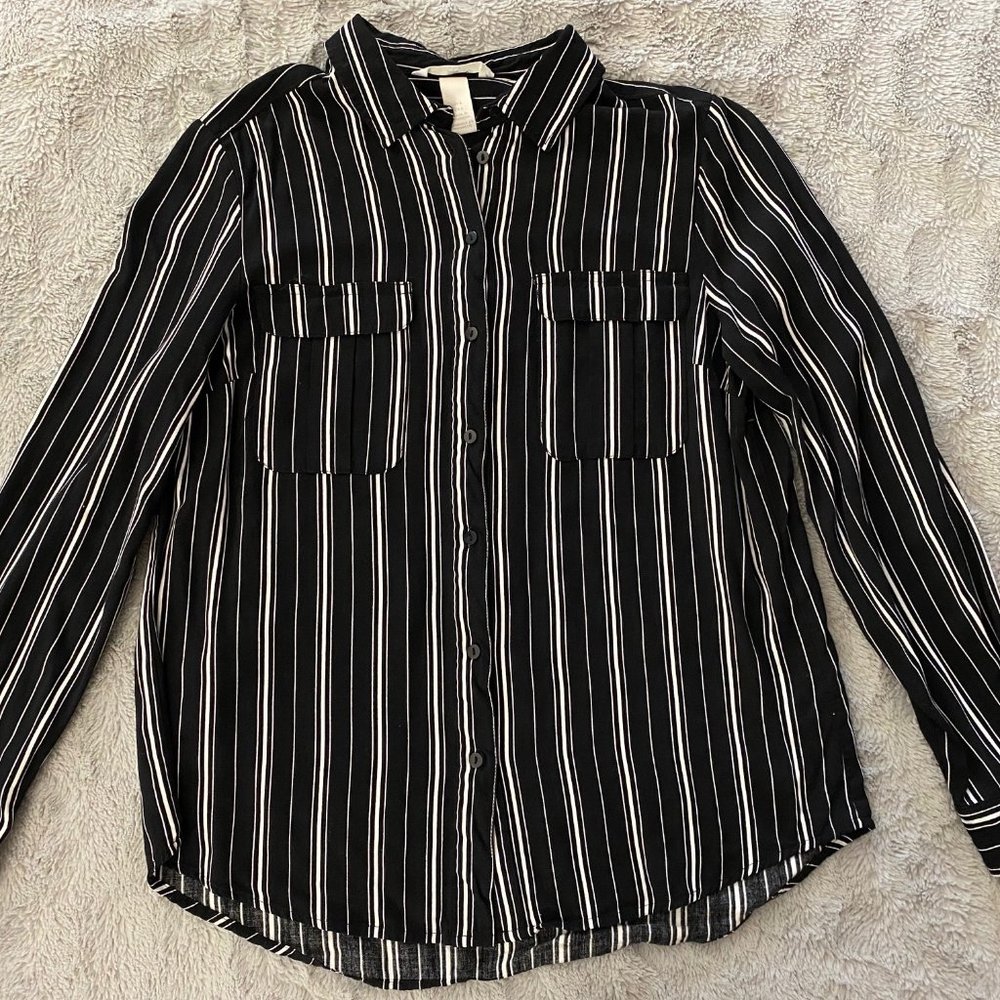 H&M Pin Striped Long Sleeve Button Down Shirt